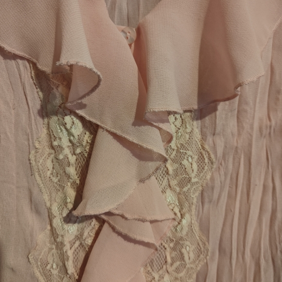 Vintage Pink Ruffled Shirt‎ - Picture 6 of 6